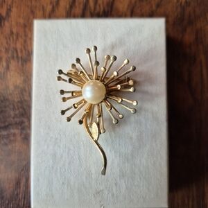 Vintage Vintage starburst flower brooch